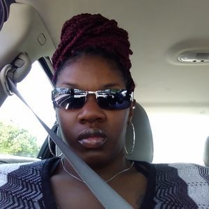 Meet your Posher, Carla